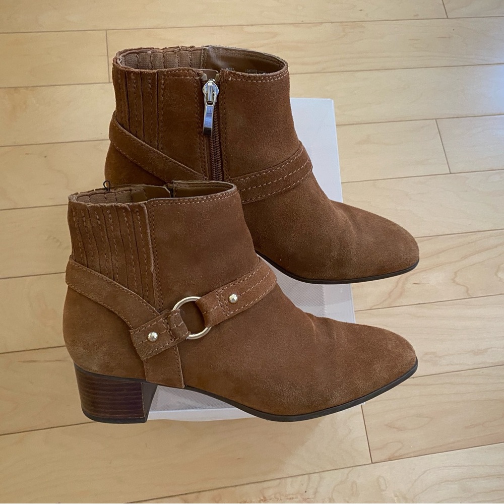 Essex Lane Suede Leather Women's Ankle Boots Size 8